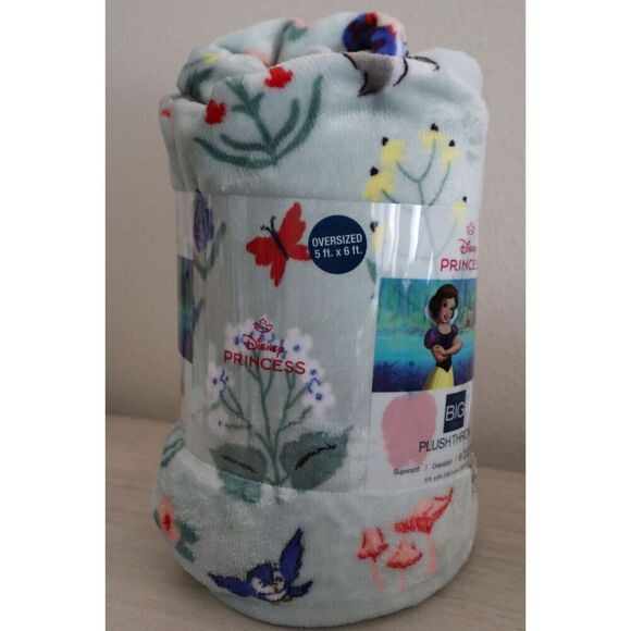 The Big One Disney Princess Snow White SuperSoft Oversized Plush Throw 5ft x 6ft - Picture 3 of 6